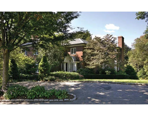Unit for sale at 123 Essex Road, Newton, MA 02467