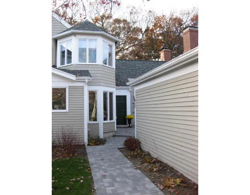Unit for sale at 5 Thornton Lane, Concord, MA 01742