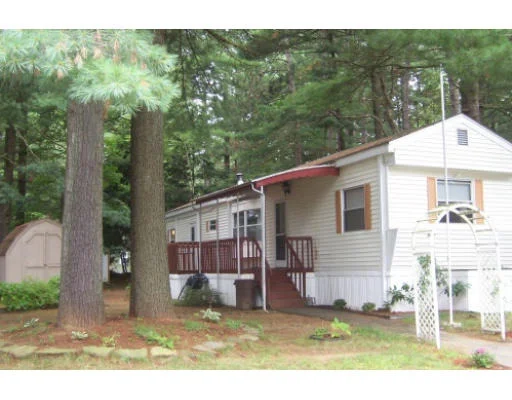 Unit for sale at 132 Woodland Circle, Raymond, NH 03077
