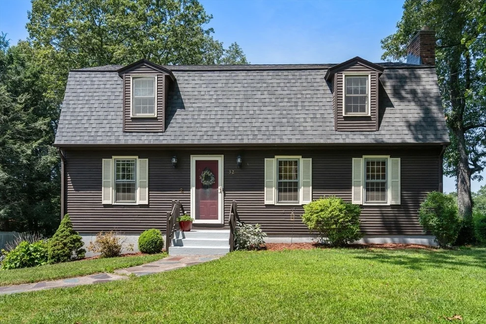 Unit for sale at 32 Linda Dr, Westfield, MA 01085