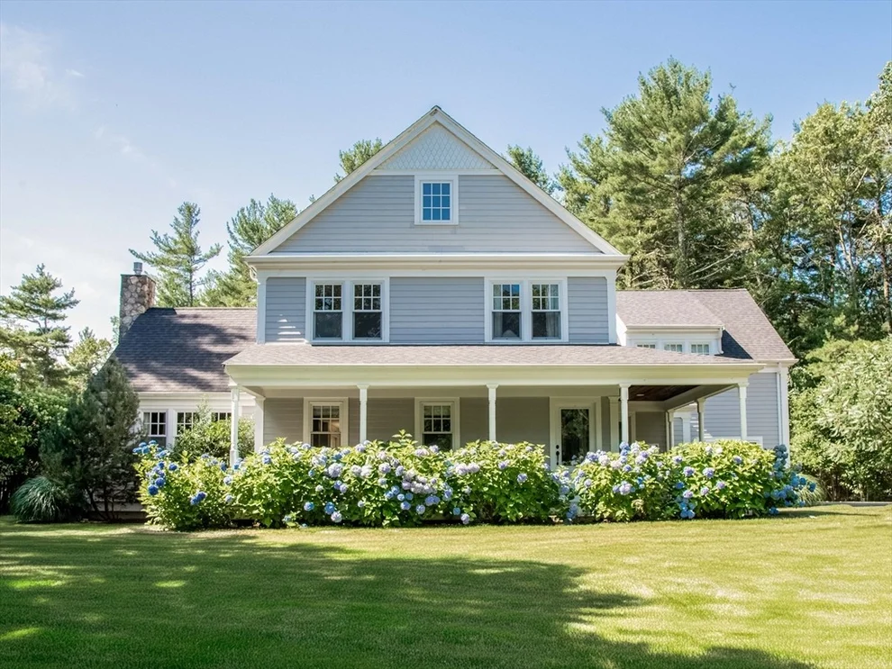 Unit for sale at 330 Elm St, Duxbury, MA 02332