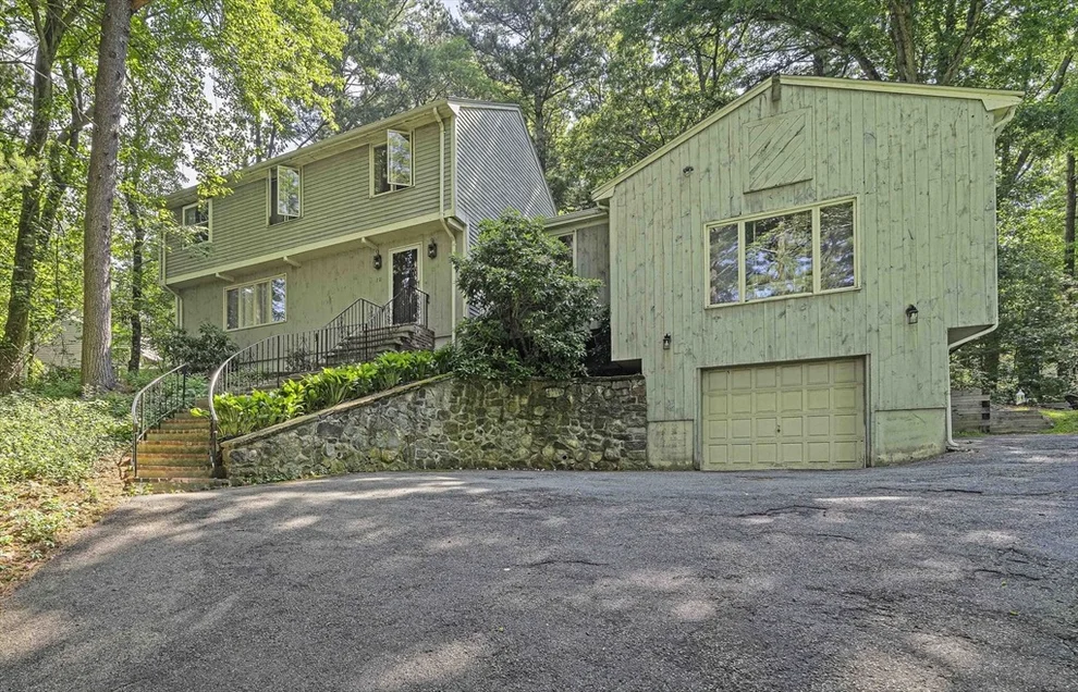 Unit for sale at 10 Trayer Rd, Canton, MA 02021