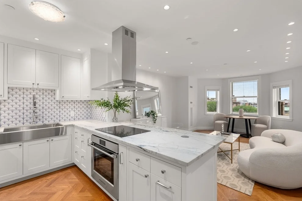 Unit for sale at 390 Commonwealth Ave, Boston, MA 02215