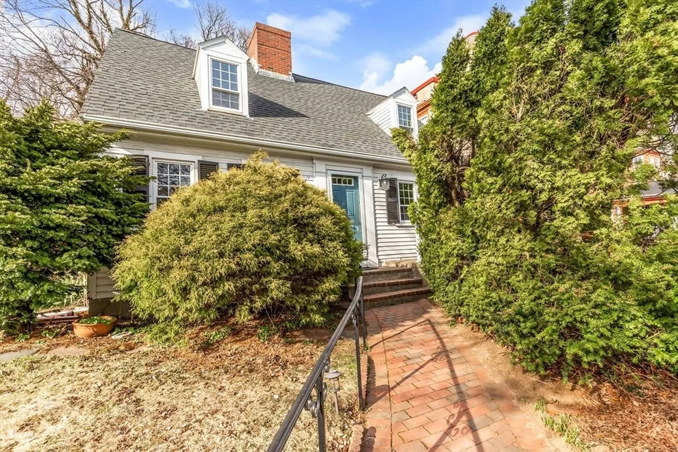 Unit for sale at 611 Franklin St, Melrose, MA 02176
