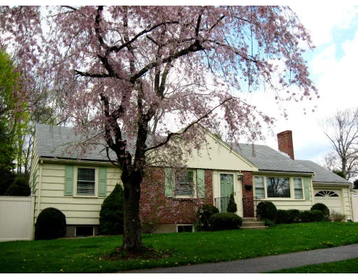 Unit for sale at 21 Ivy Rd, Wellesley, MA 02482