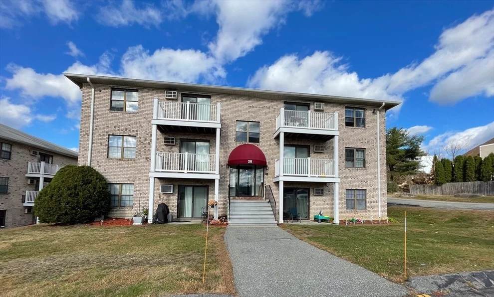 Unit for sale at 28 Kenmar Dr, Billerica, MA 01821