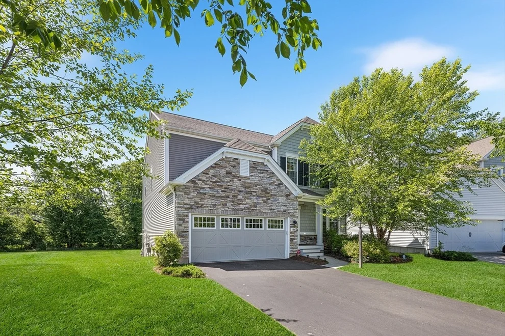 Unit for sale at 184 Stonehaven Dr, Weymouth, MA 02190