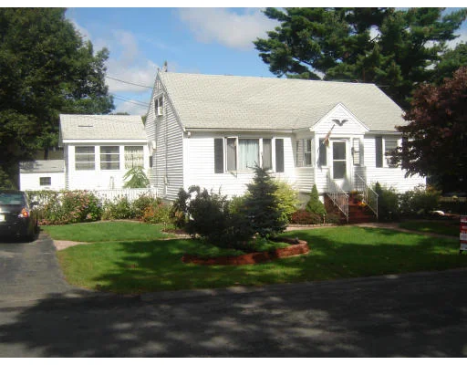 Unit for sale at 11 Thompson Road, Beverly, MA 01915