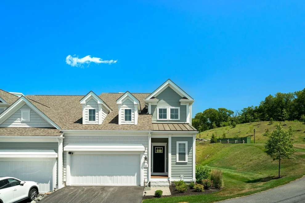 Unit for sale at 22 Archer Dr, Woburn, MA 01801