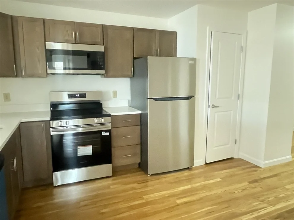 Unit for sale at 170 Oxford St, Lynn, MA 01901
