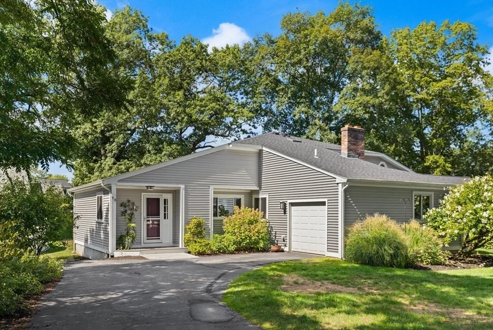 Unit for sale at 93 Edgemere Blvd, Shrewsbury, MA 01545