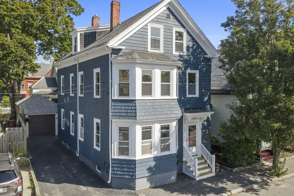 Unit for sale at 5 Willow Ave, Salem, MA 01970