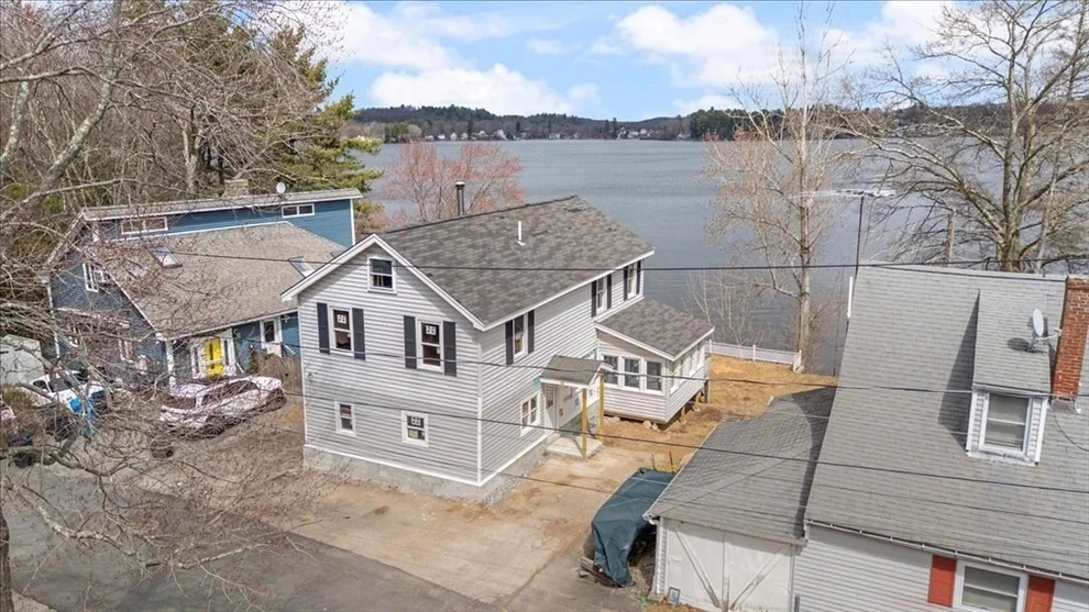 Unit for sale at 12 Shore Rd, Merrimac, MA 01860