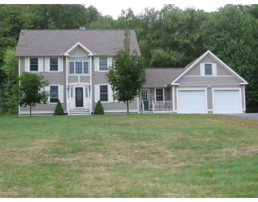 Unit for sale at 53 Spinning Wheel Dr, Uxbridge, MA 01569