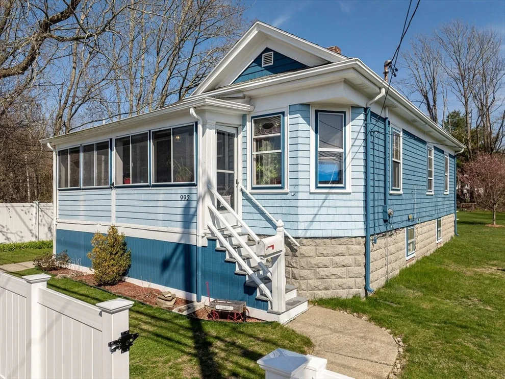 Unit for sale at 992 Lees River Ave, Somerset, MA 02726