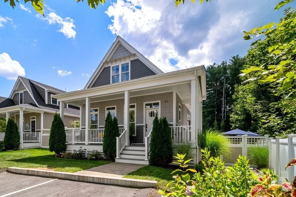 Unit for sale at 62 Boyde's Crossing, Norfolk, MA 02056