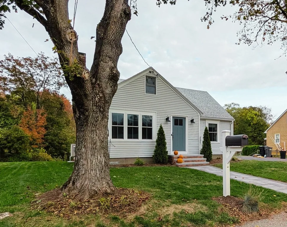 Unit for sale at 133 Lincoln Street, Hudson, MA 01749