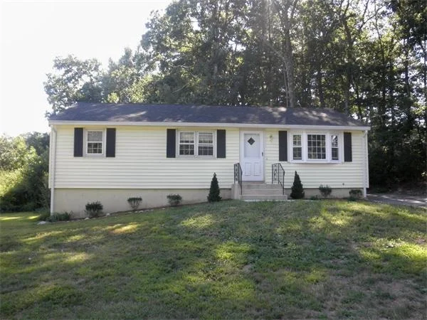 Unit for sale at 4 Oakwood Drive, Sterling, MA 01564