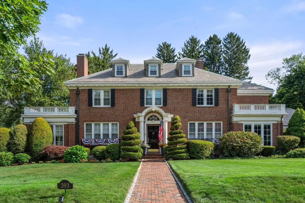 Unit for sale at 393 Commonwealth, Newton, MA 02467