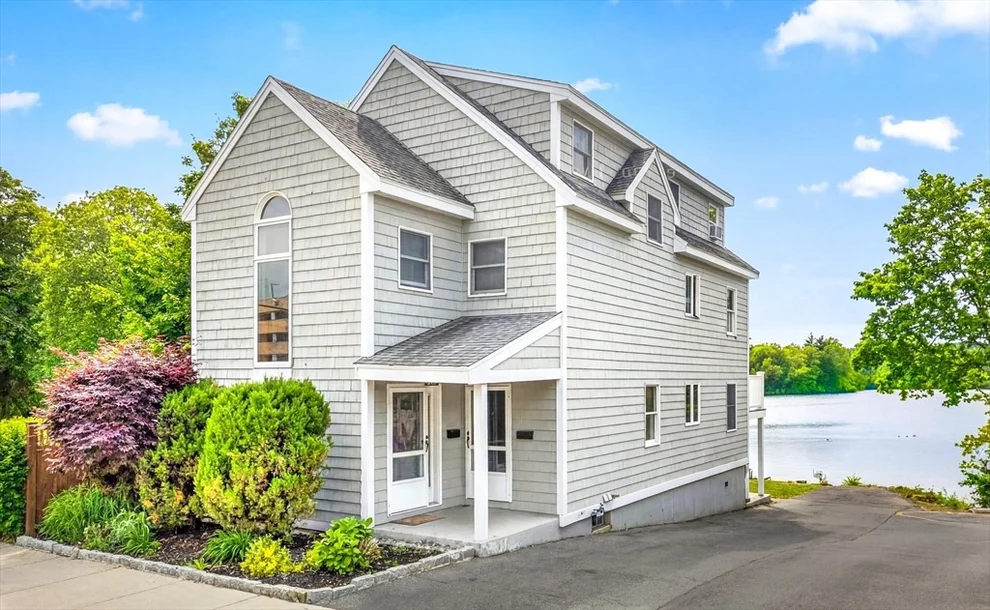 Unit for sale at 780-782 Main Street, Melrose, MA 02176