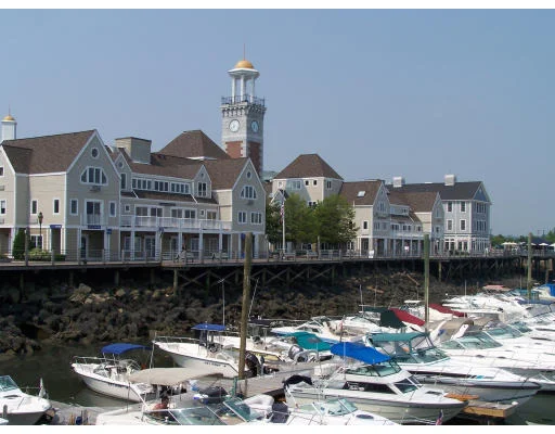 Unit for sale at 10 Seaport Dr, Quincy, MA 02171