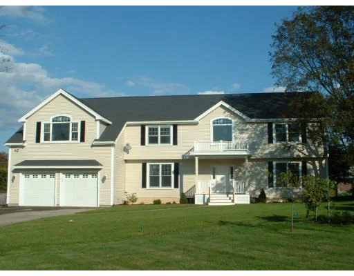 Unit for sale at 142 Farwell St, Newton, MA 02460