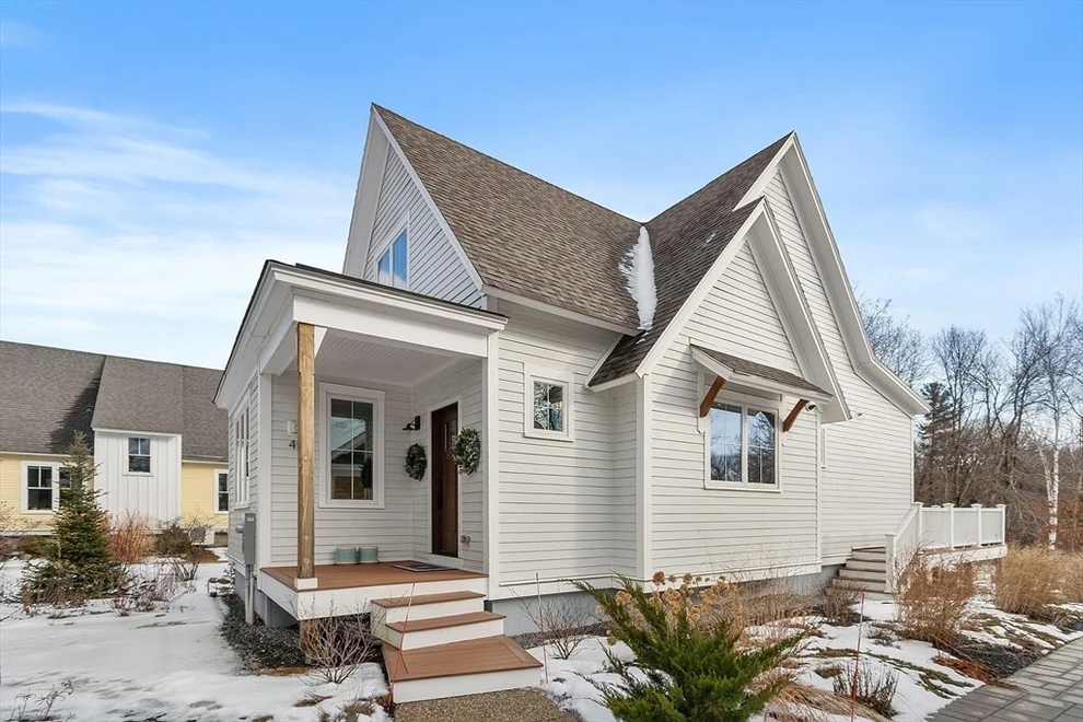 Unit for sale at 45 Millrun Ln, Concord, MA 01742