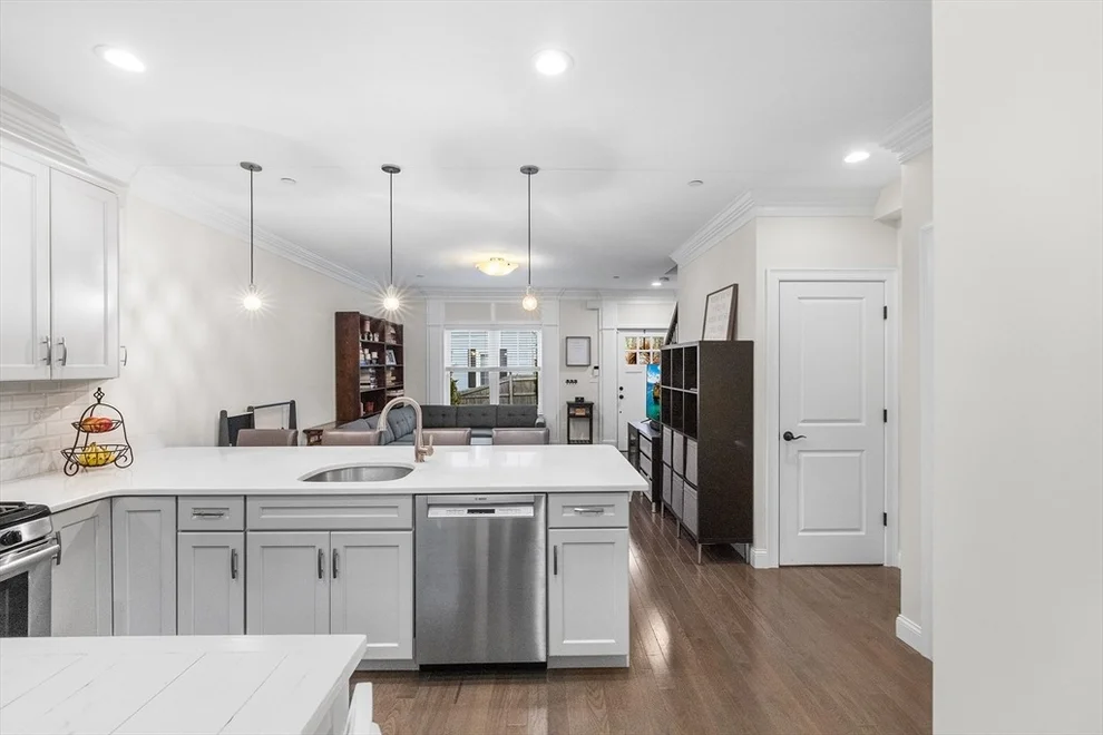 Unit for sale at 4 Tremont Pl, Boston, MA 02135