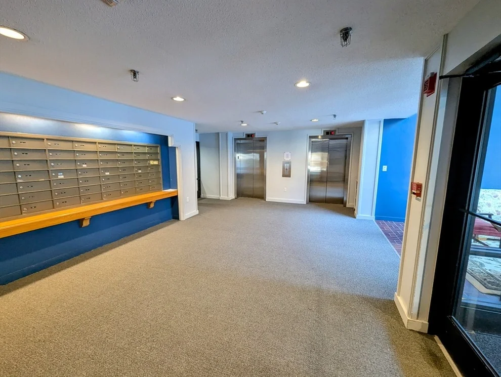 Unit for sale at 4 Summit Dr, Reading, MA 01867
