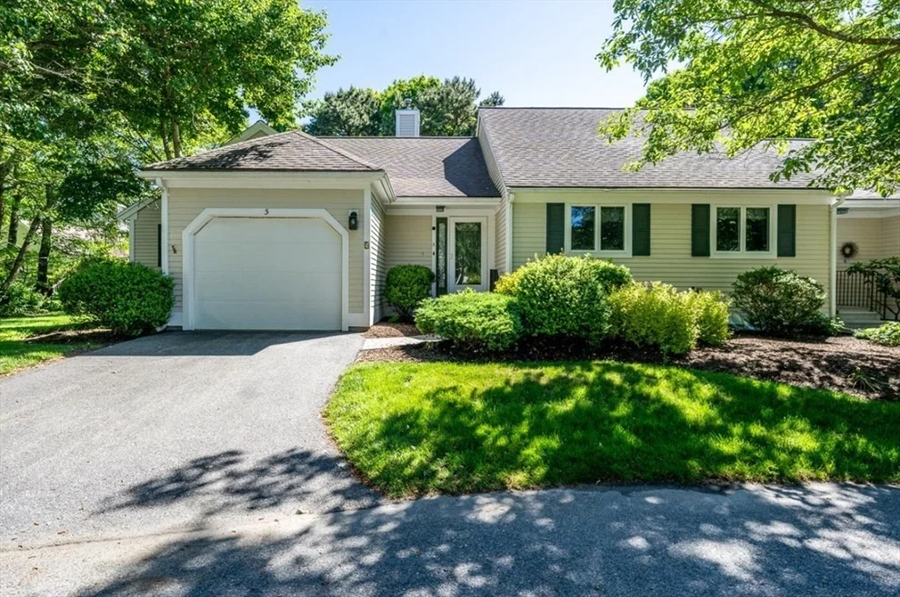 Unit for sale at 5 Friendship Ct, Mashpee, MA 02649