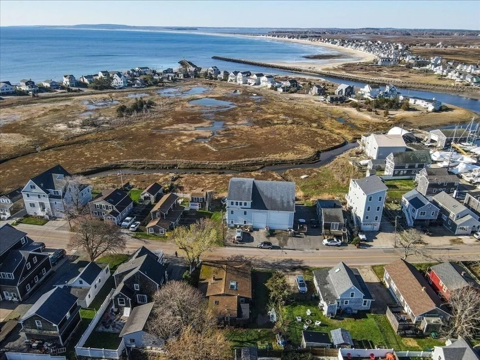 Unit for sale at 64 Central St, Marshfield, MA 02020