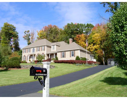 Unit for sale at 16 Blackthorn Road, Shrewsbury, MA 01545