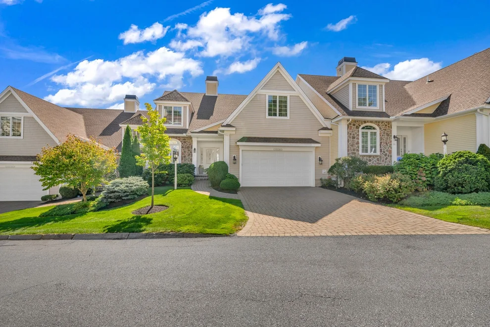 Unit for sale at 31 Ivana Dr, Andover, MA 01810