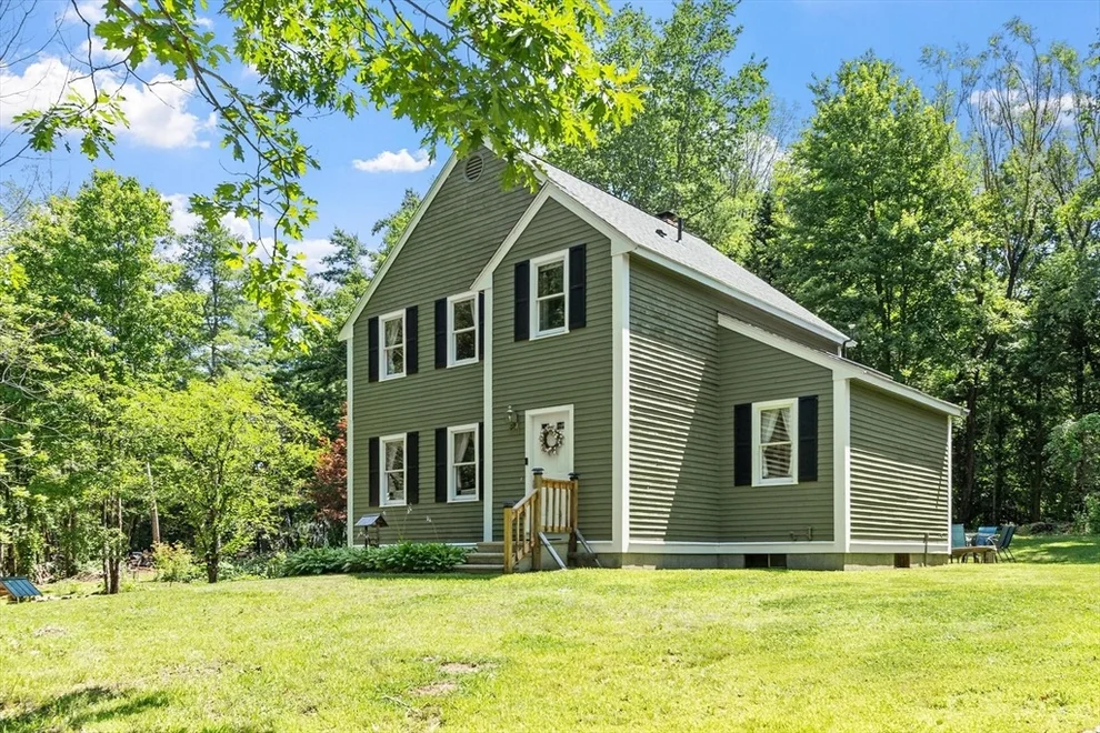Unit for sale at 27 Natty Pond Dr, Hubbardston, MA 01452