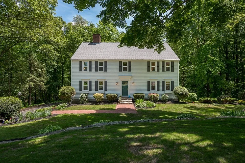 Unit for sale at 9 Olde Meetinghouse Rd, Westborough, MA 01581