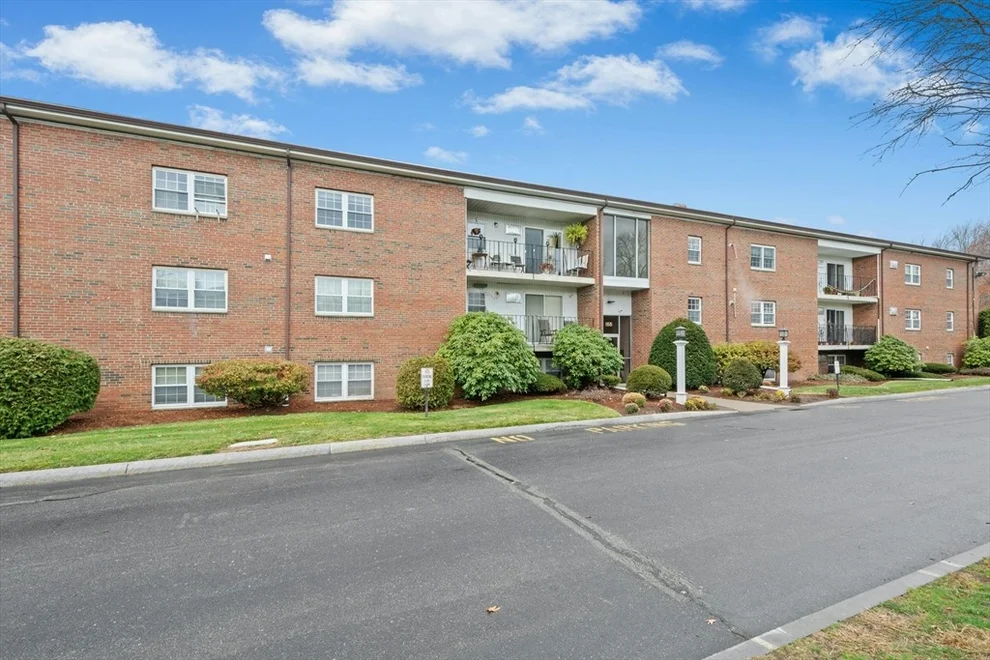 Unit for sale at 155 Milk St, Westborough, MA 01581
