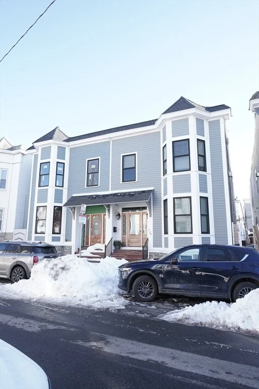 Unit for sale at 729-731 E 5th St, Boston, MA 02127