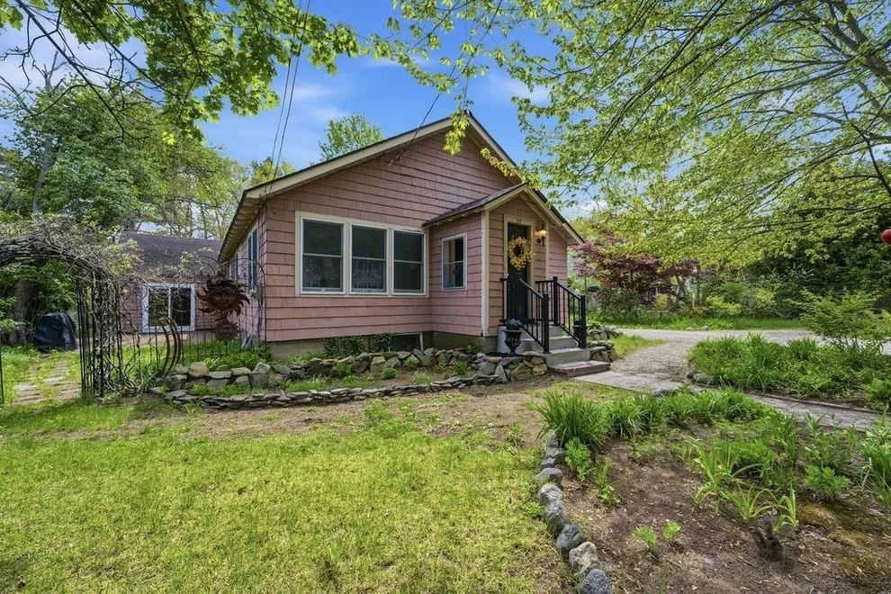 Unit for sale at 29 Summer St, Sudbury, MA 01776