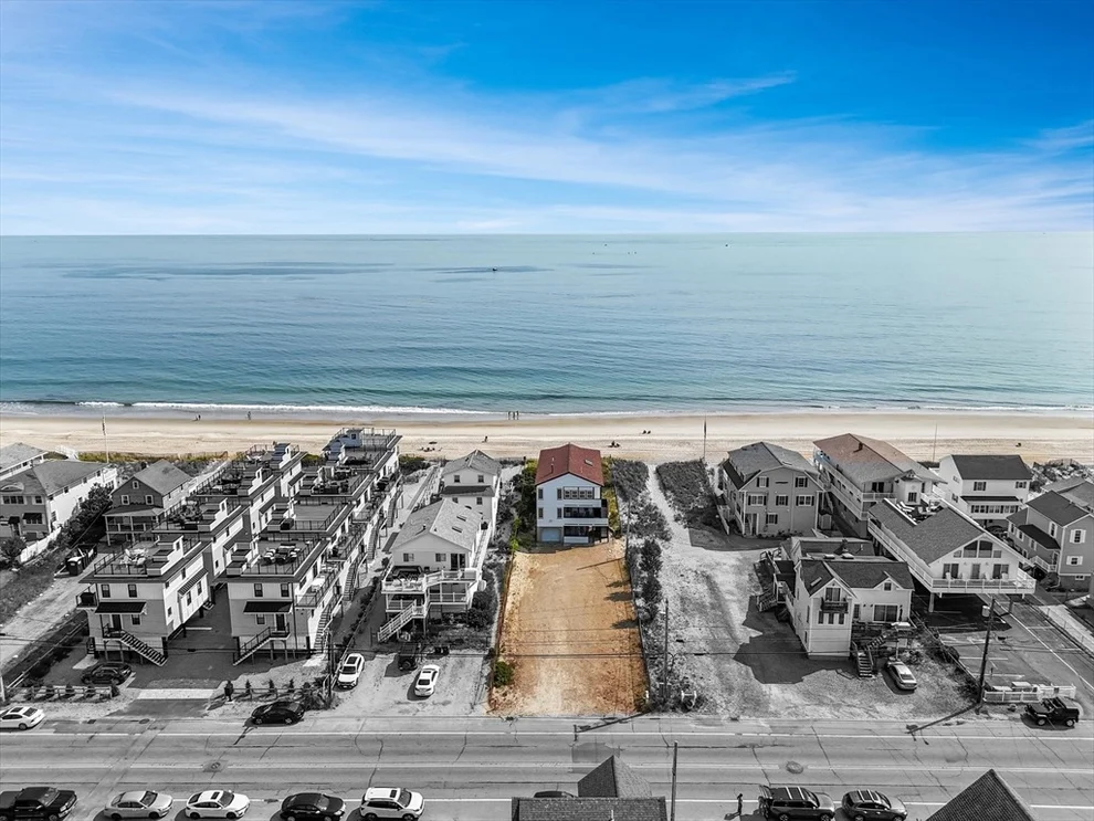 Unit for sale at 492 N End Blvd, Salisbury, MA 01952