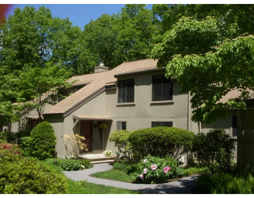 Unit for sale at 124 Chestnut Circle, Lincoln, MA 01773