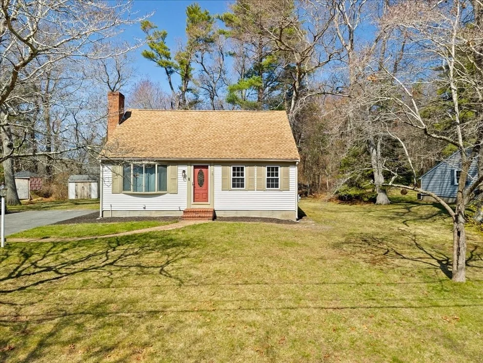 Unit for sale at 8 Susan Ln, Middleboro, MA 02346