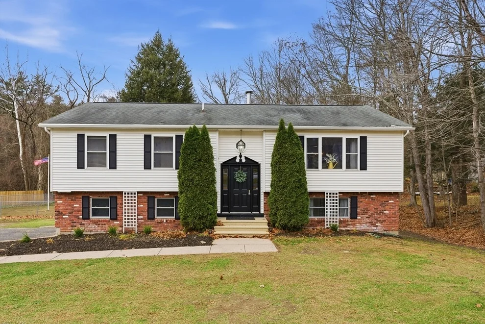 Unit for sale at 505 Loomis St, Westfield, MA 01085
