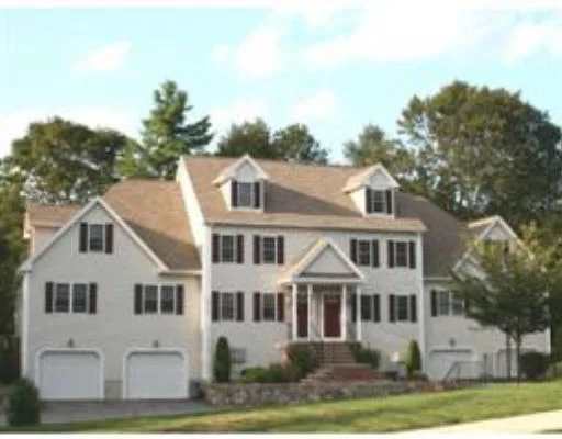 Unit for sale at 31 Pierce St, Reading, MA 01867