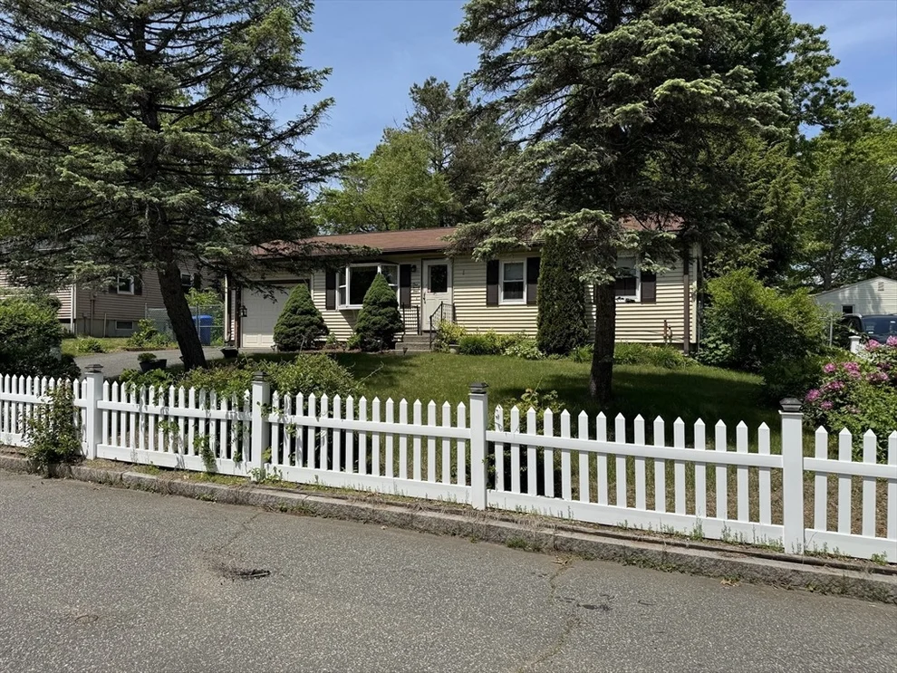 Unit for sale at 124 Sierra Vista, Springfield, MA 01128