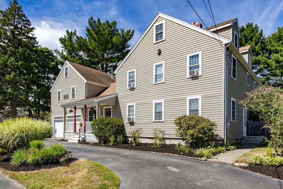 Unit for sale at 514 Pleasant St, Weymouth, MA 02190