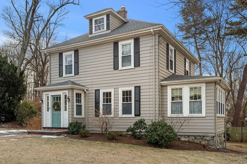 Unit for sale at 24 Gladstone St, Wakefield, MA 01880