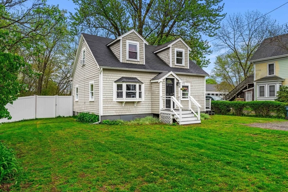 Unit for sale at 18 Forest Ave, Essex, MA 01929