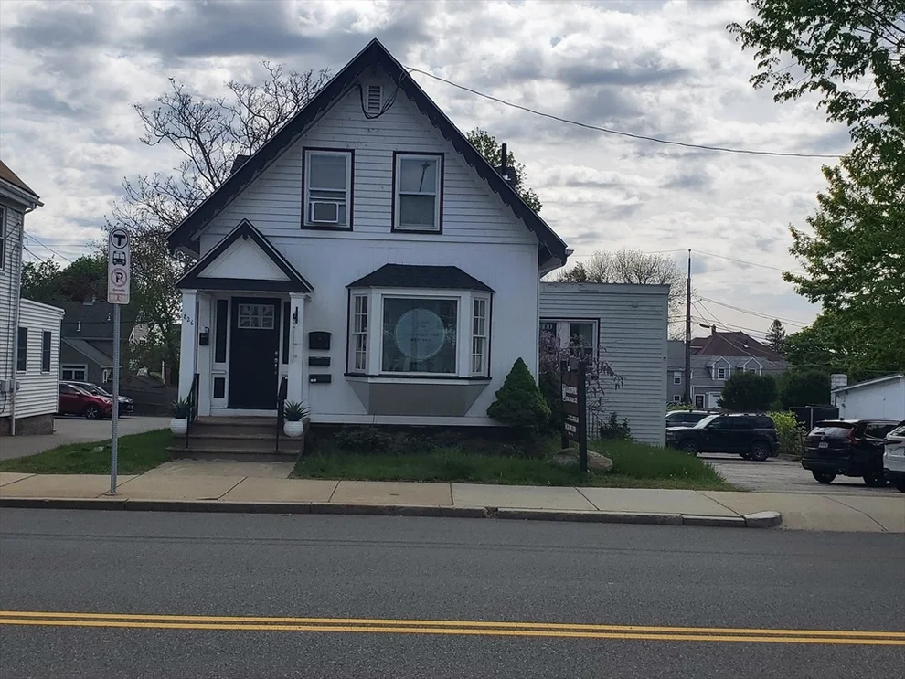 Unit for sale at 826 Washington St, Braintree, MA 02184