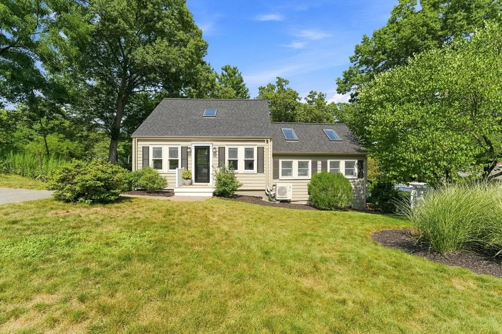 Unit for sale at 25 Cedarwood Rd, Stoughton, MA 02072
