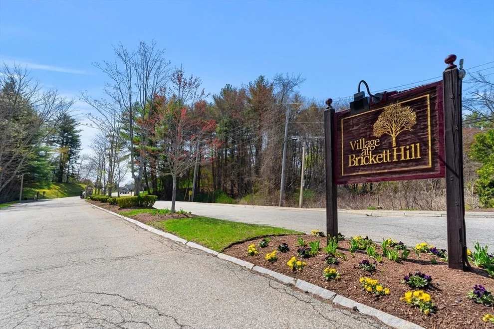 Unit for sale at 114 Brickett Hill Circle, Haverhill, MA 01830